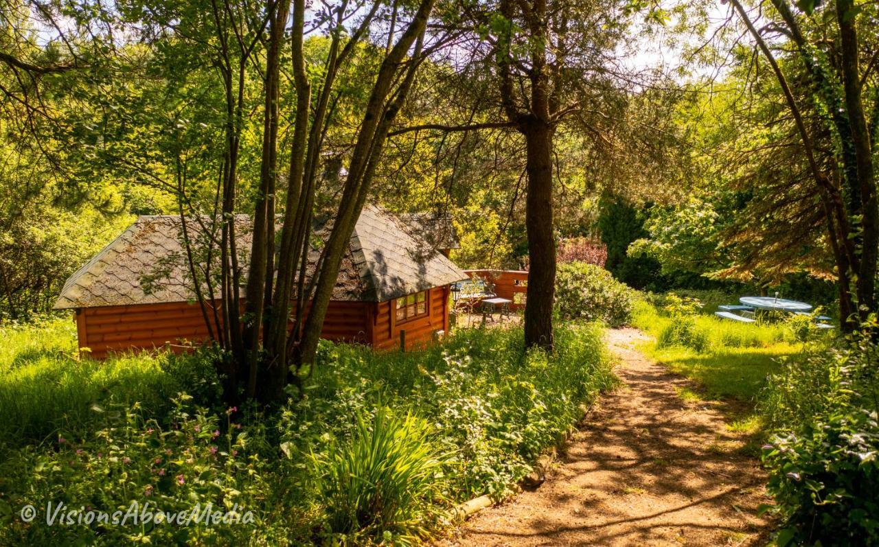 Tudor Lodge With Pool & Bbq Cabin Liskeard Exterior foto