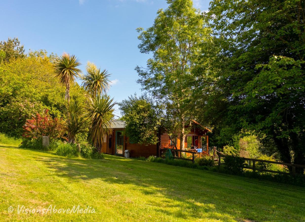 Tudor Lodge With Pool & Bbq Cabin Liskeard Exterior foto