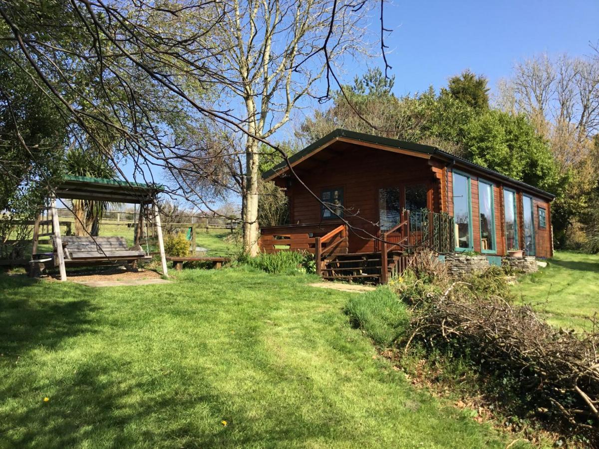 Tudor Lodge With Pool & Bbq Cabin Liskeard Exterior foto